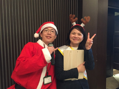 司会進行のスタッフ